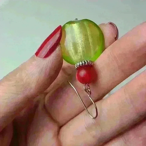 Vintage green red earrings bundle of 2 - Picture 11 of 14